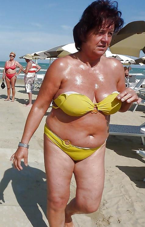 25P Swimsuits bikini bra bbw mature dressed teen big huge