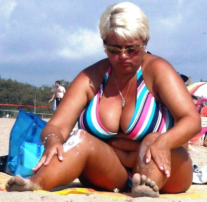 25P Swimsuits bikini bra bbw mature dressed teen big huge
