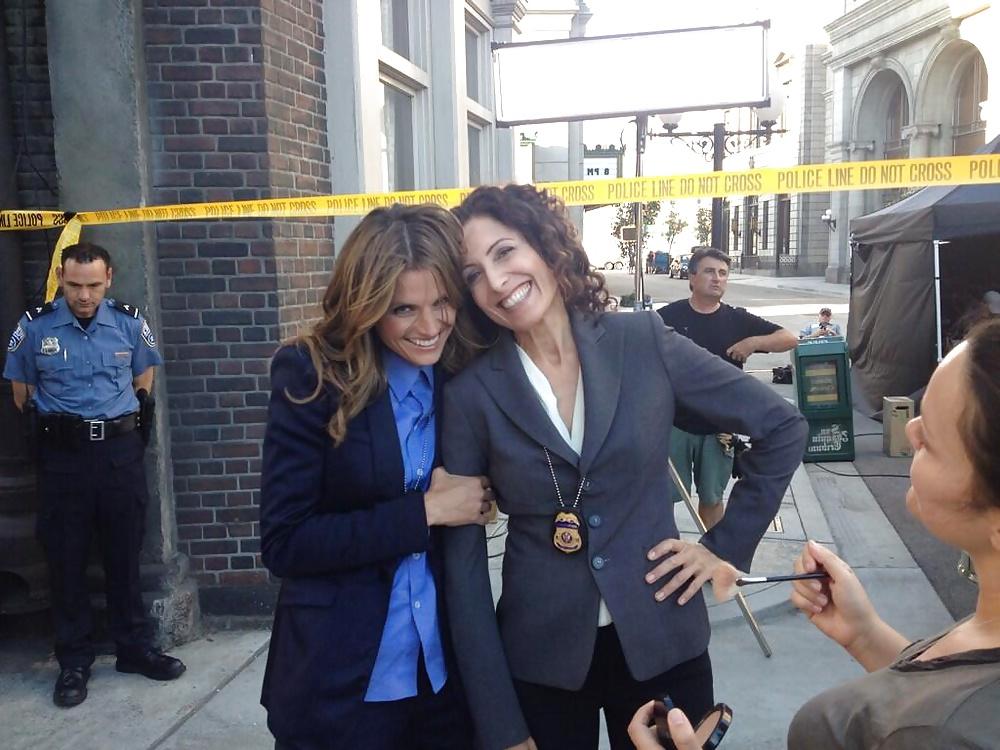 25P Stana Katic & Lisa Edelstein = 200% cum-shot