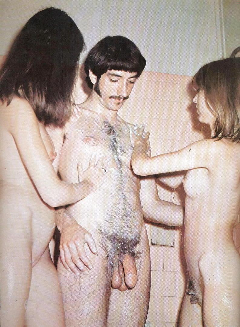 21P Shower girls 12.