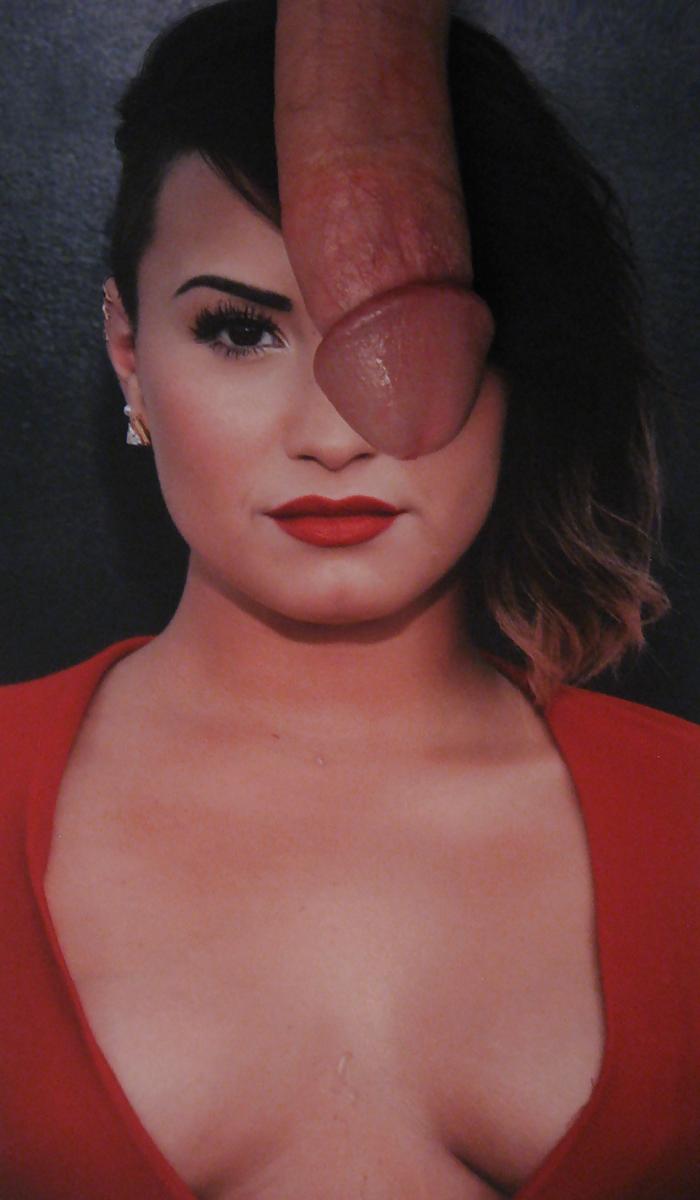 4P Demi Lovato Cleavage Cum