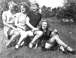 25P More than one lady olden days