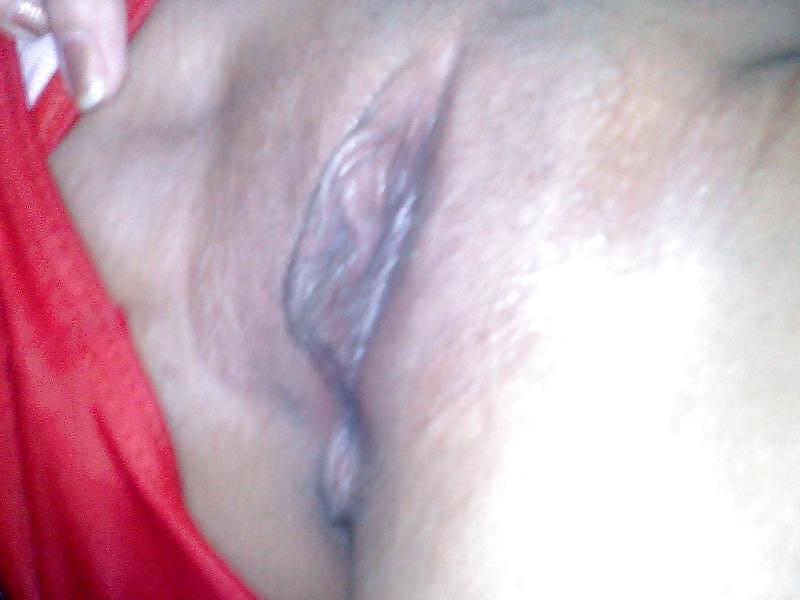 25P 19 year olf asian girl shows her pussy