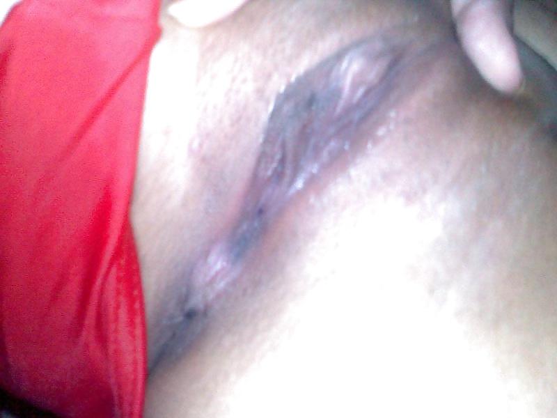25P 19 year olf asian girl shows her pussy