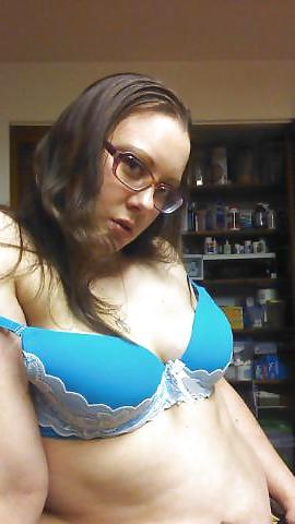 25P More Random pics Blowjob, pussy, and shower