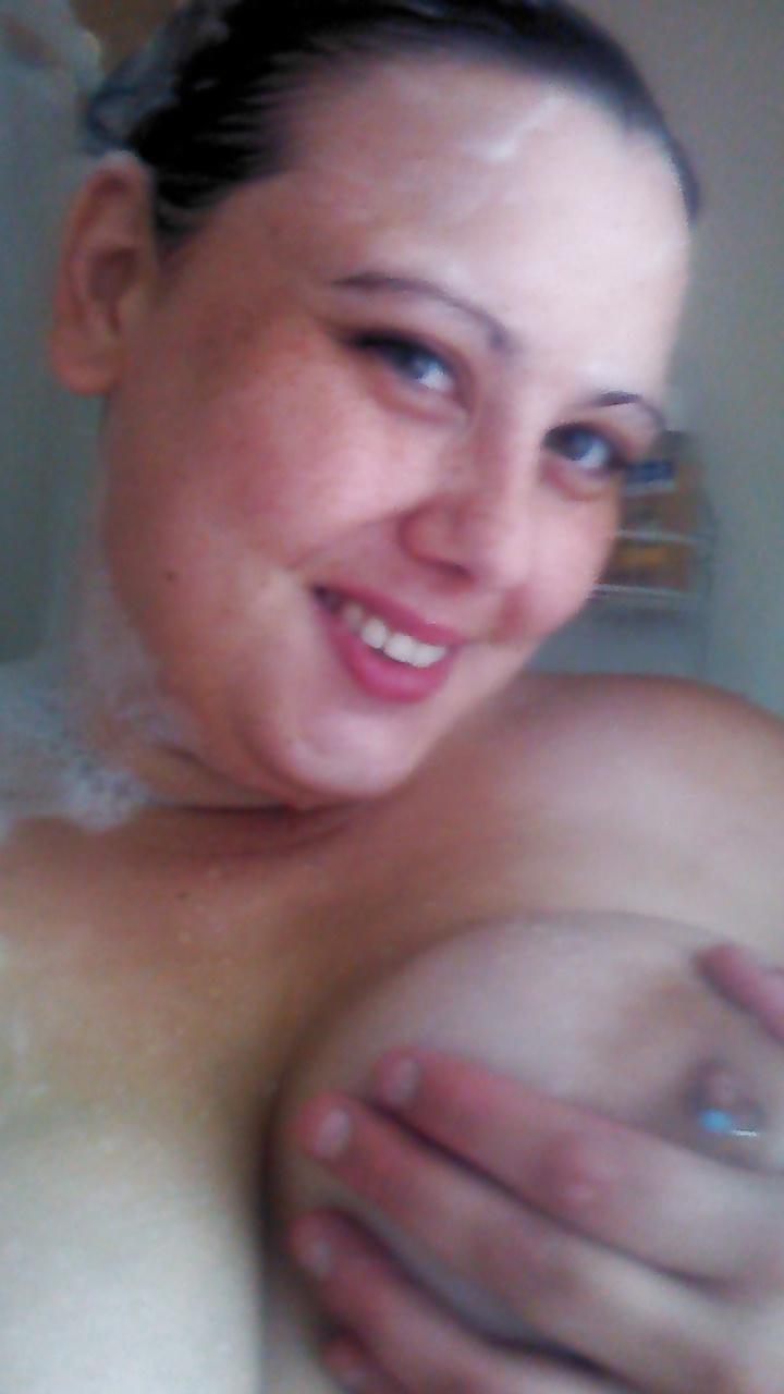 25P More Random pics Blowjob, pussy, and shower