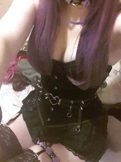 10P Fille gothique sexy sm 2