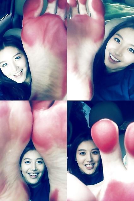 25P Sexy Asian Feet
