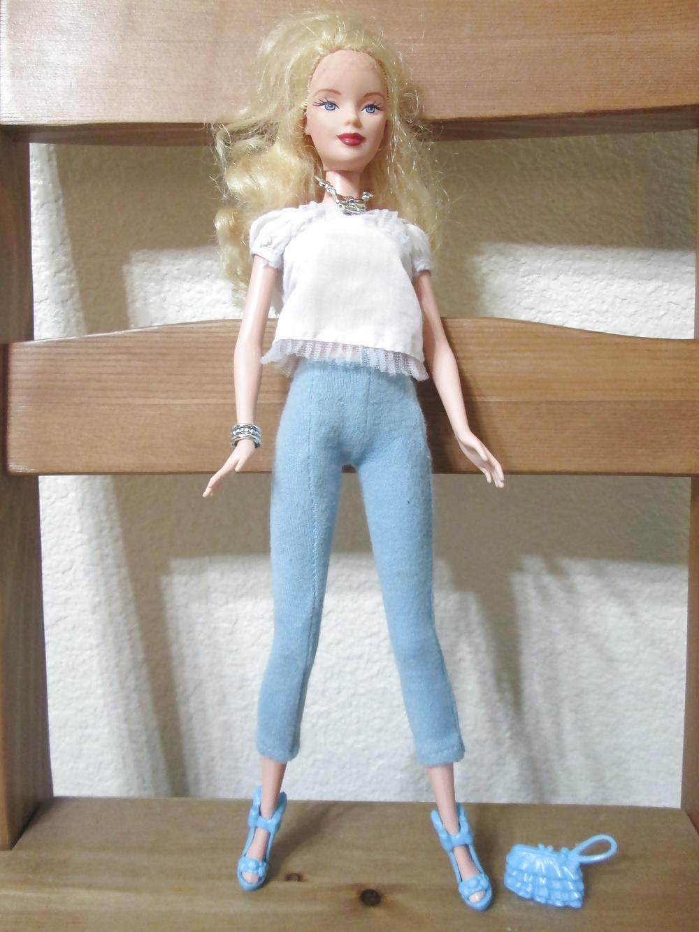 22P Classic blond Barbie, softcore