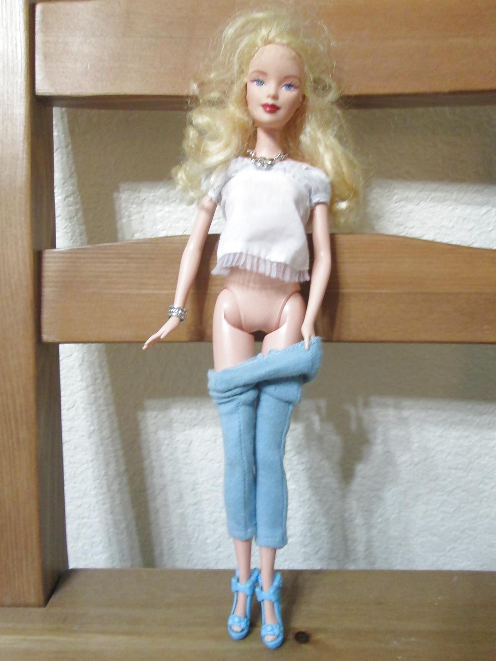 22P Classic blond Barbie, softcore