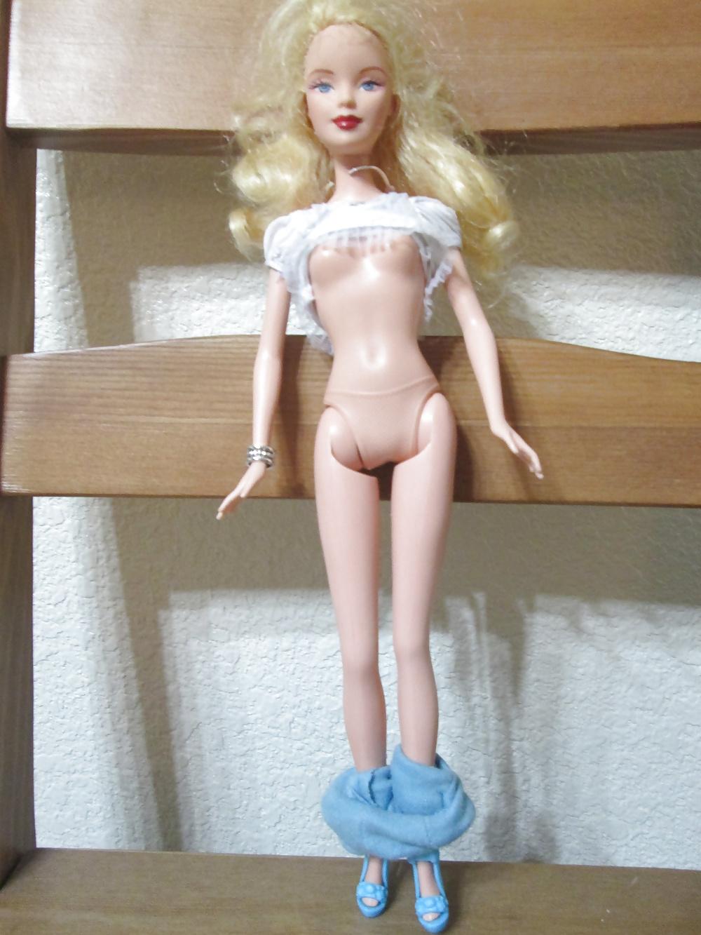 22P Classic blond Barbie, softcore