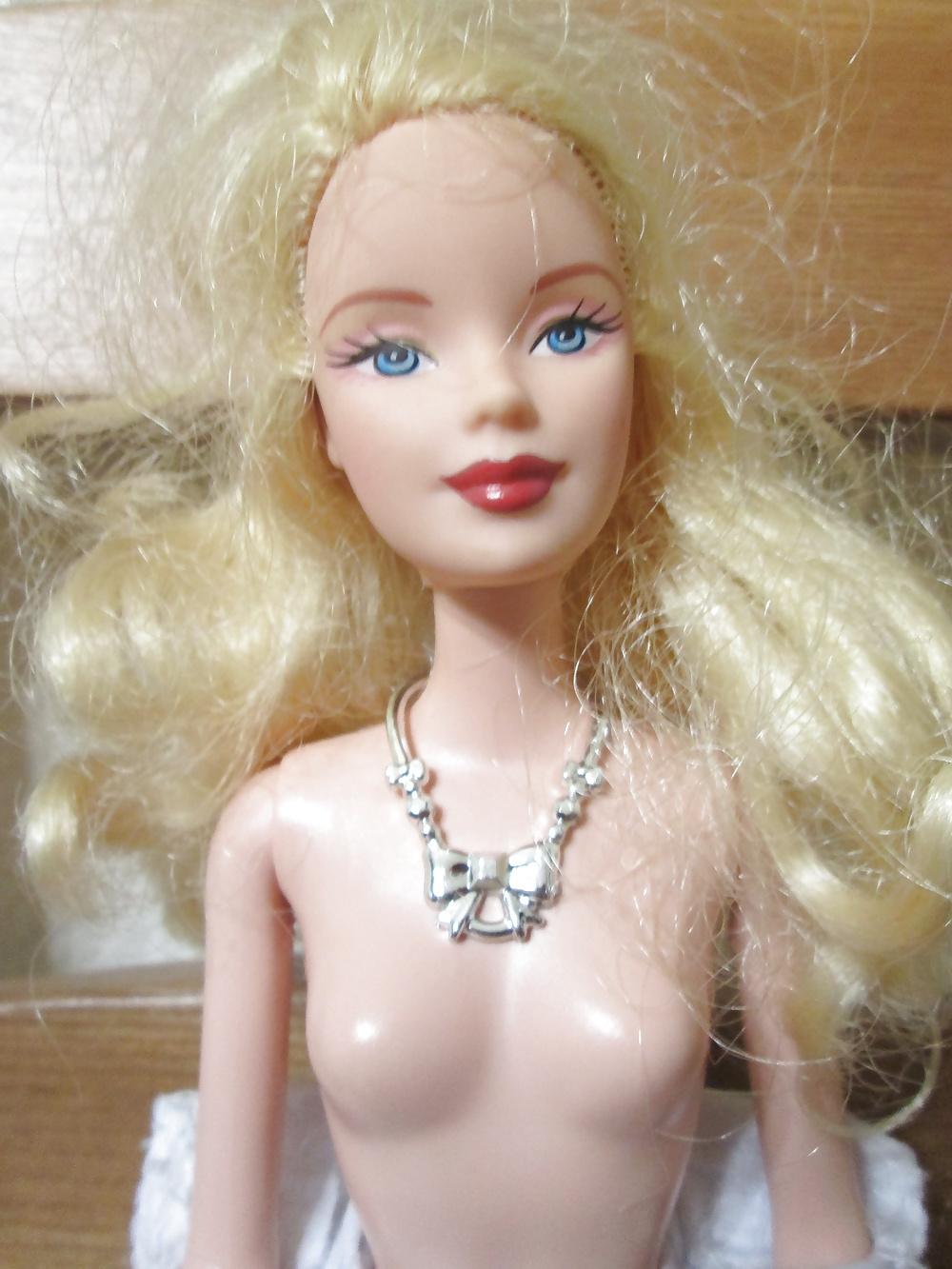 22P Classic blond Barbie, softcore