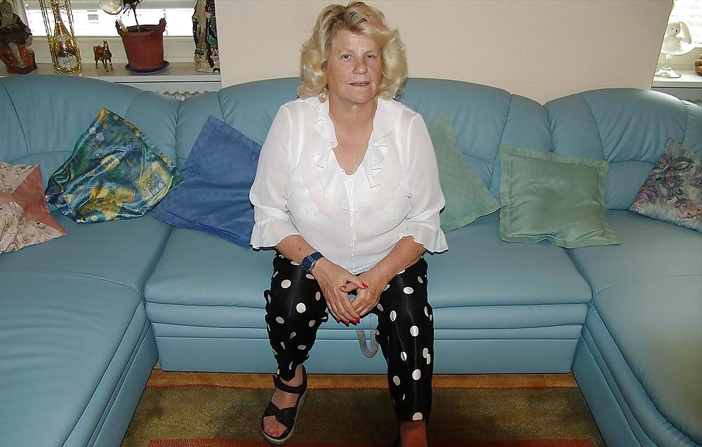 22P Blonde BBW granny