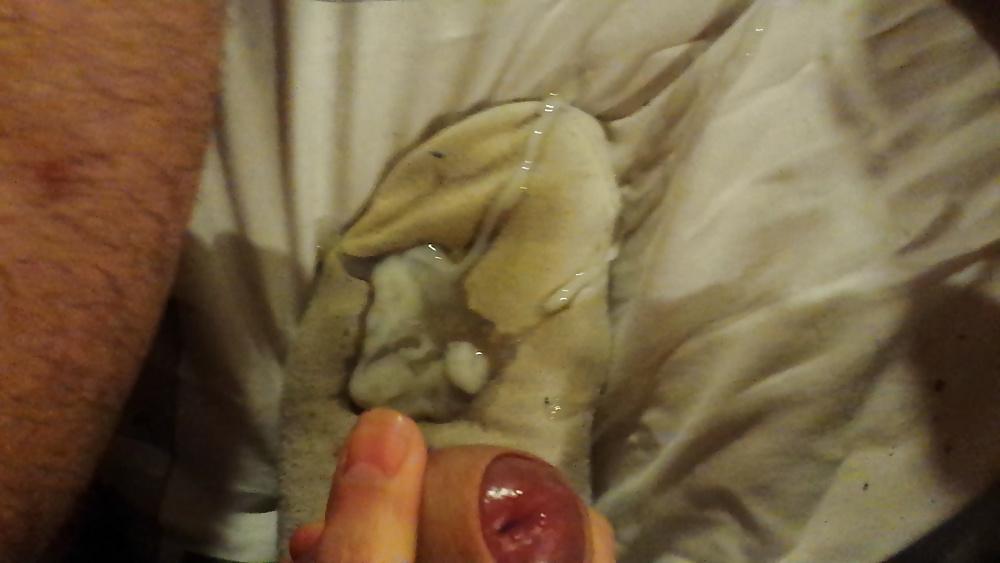 17P Fuck sneaker wanking dirty smelly socks cumshot on sox