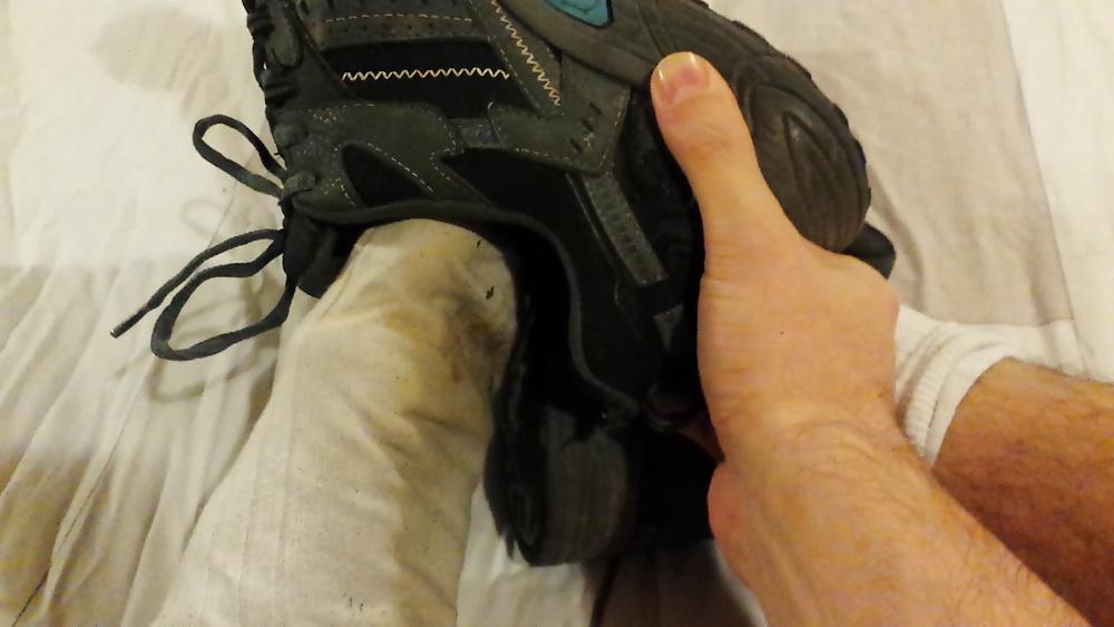 17P Fuck sneaker wanking dirty smelly socks cumshot on sox