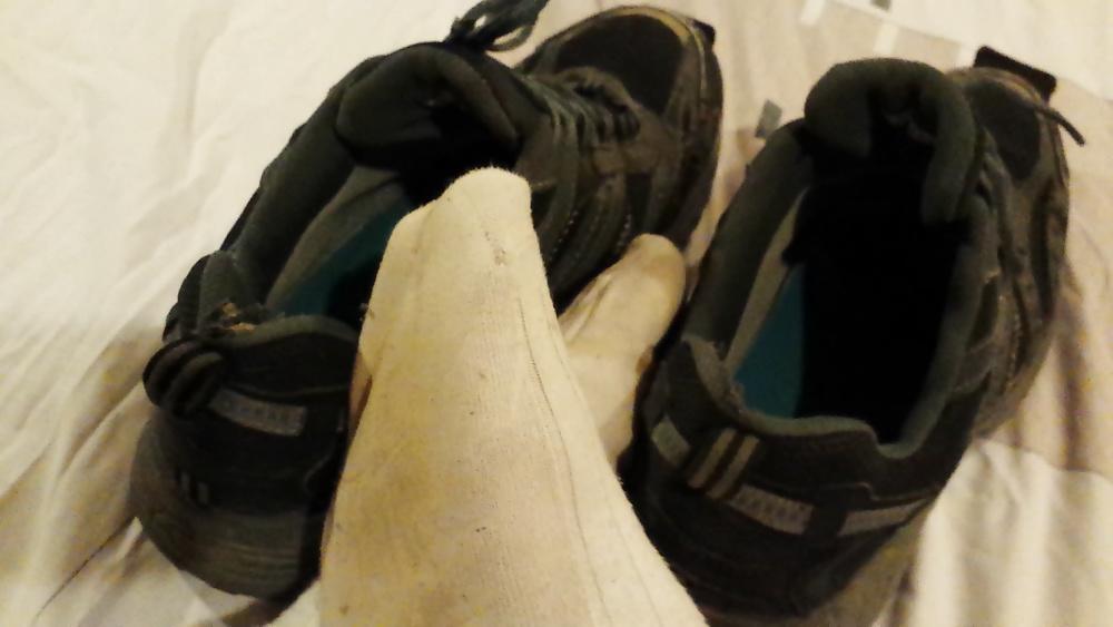 17P Fuck sneaker wanking dirty smelly socks cumshot on sox