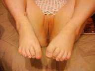 8P Wifes feet and pussy