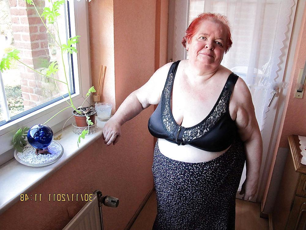25P Grannies BBW Matures #106