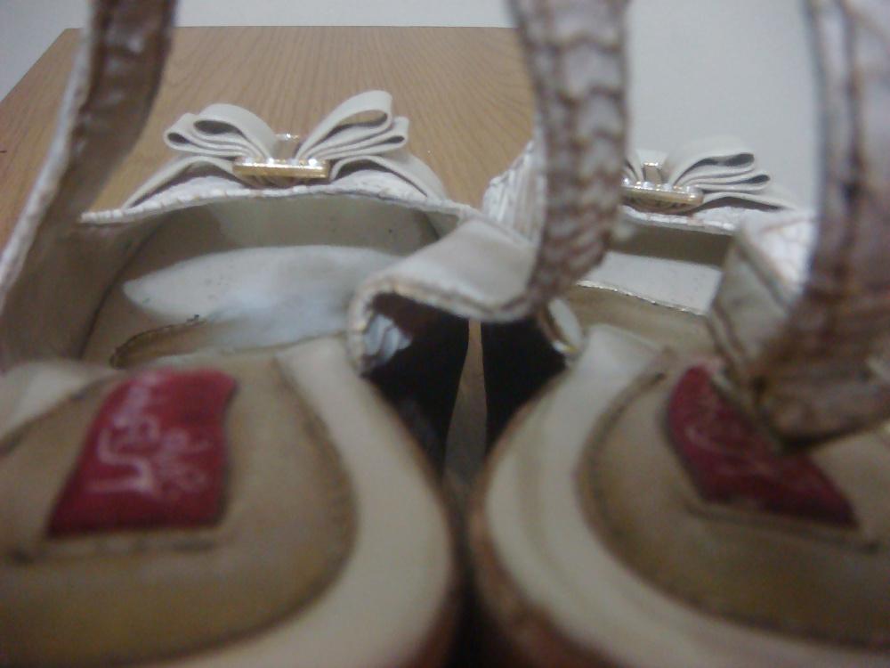 25P Sandalia croco branca anabela de cortica Syilo Perfeito