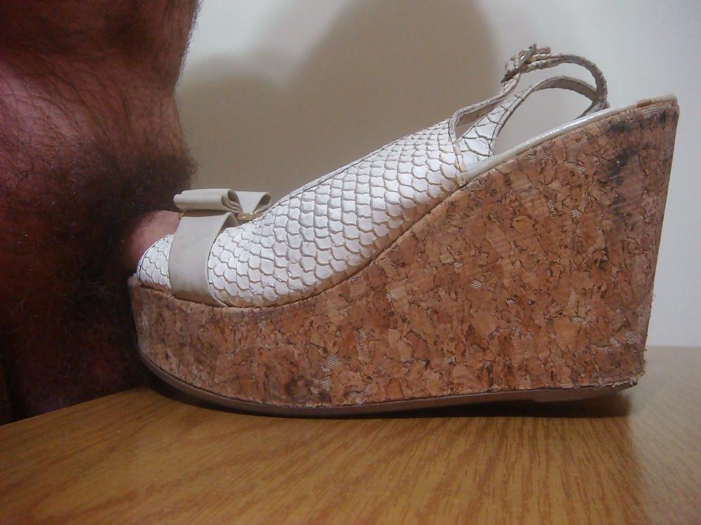 25P Sandalia croco branca anabela de cortica Syilo Perfeito