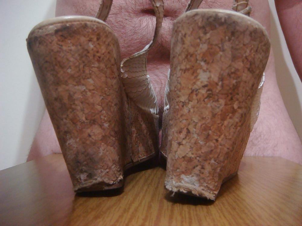25P Sandalia croco branca anabela de cortica Syilo Perfeito