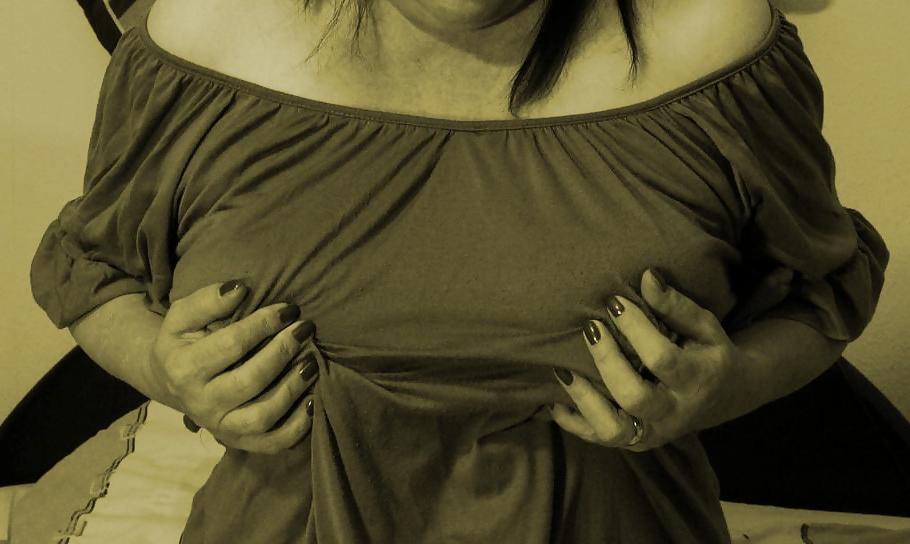 14P Artistic mature BBW