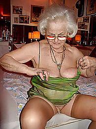 25P Ja ik geil op oudere oma's so what?