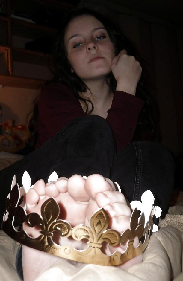 25P Cutie shows us her dark side