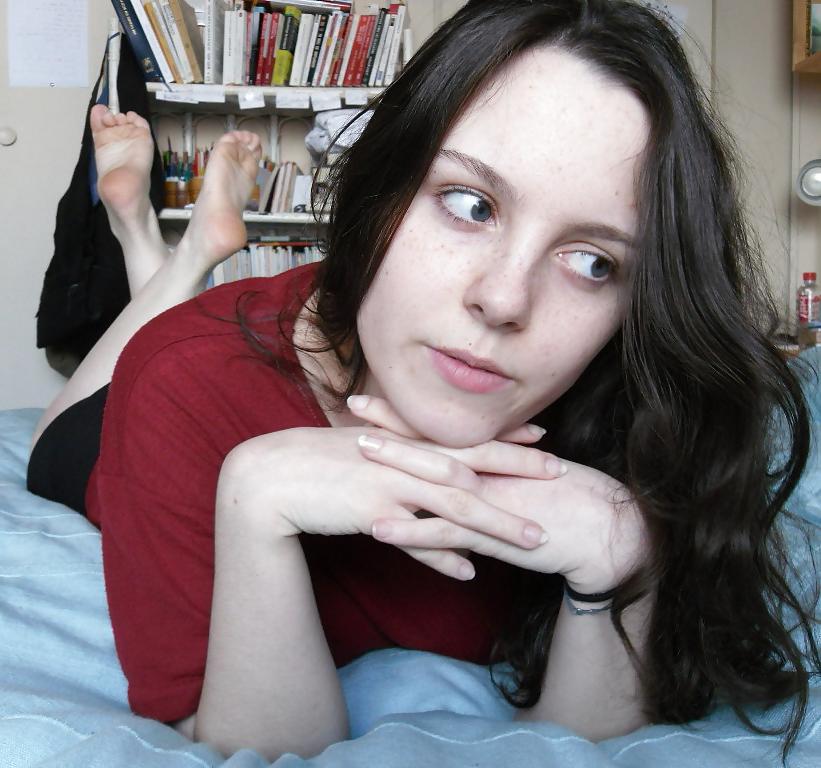 25P Cutie shows us her dark side