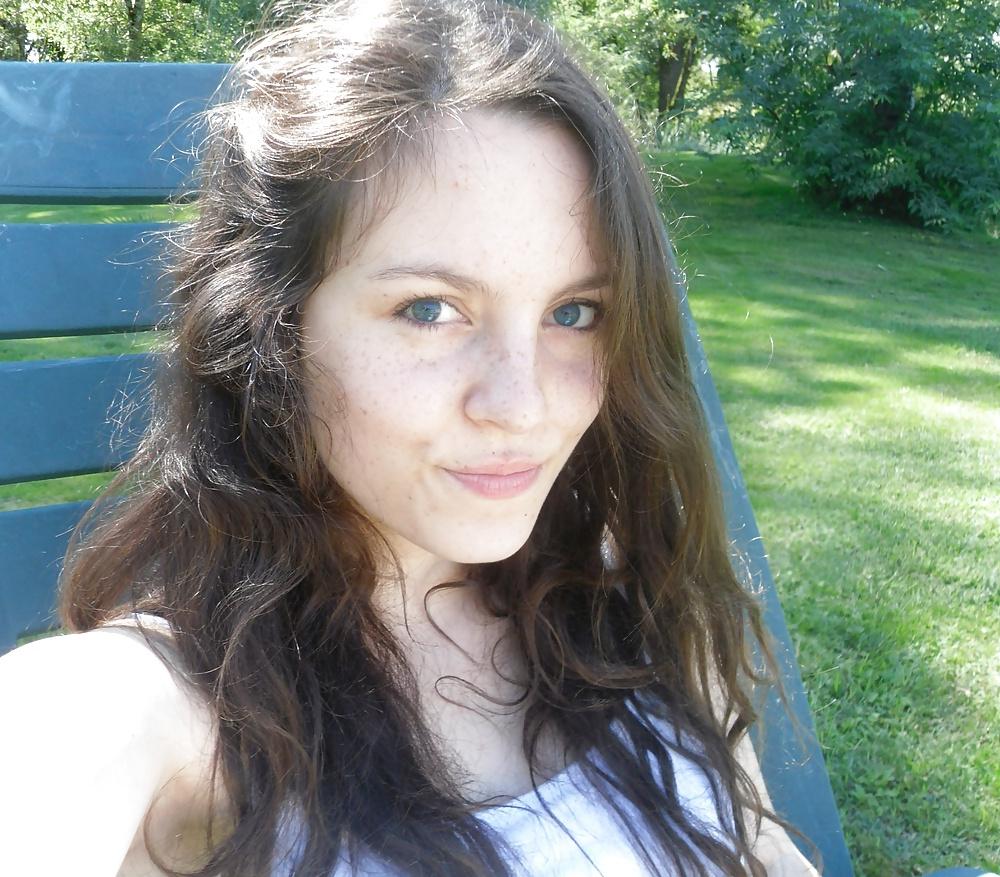 25P Cutie shows us her dark side