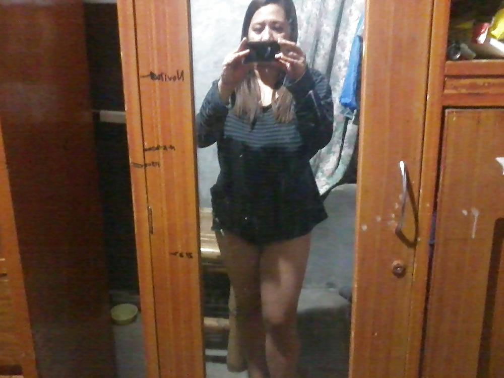 4P Nice philipina cleavage