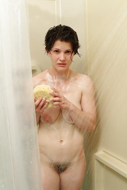 25P Hairy women shower