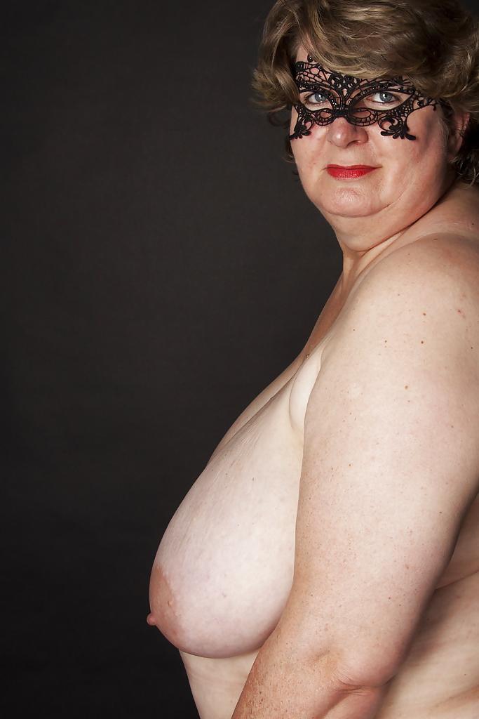 11P Bbw granny