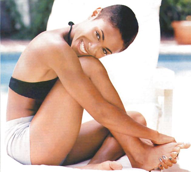 11P Sexy Jada Pinkett Smith Heels Fuesse - feet