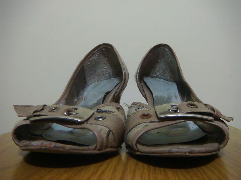 25P Peep toes