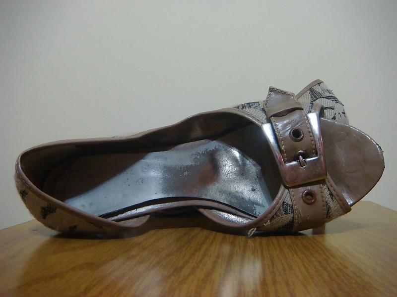 25P Peep toes