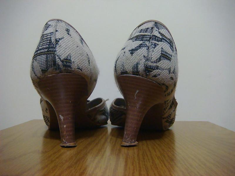25P Peep toes