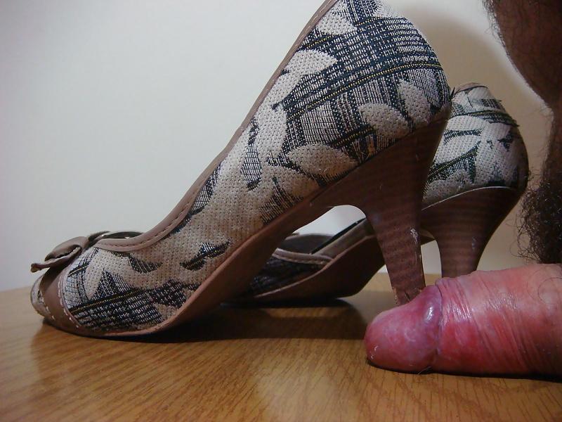 25P Peep toes