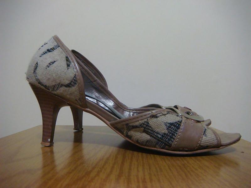 25P Peep toes