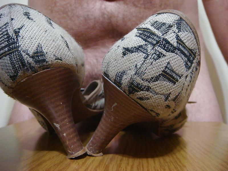25P Peep toes