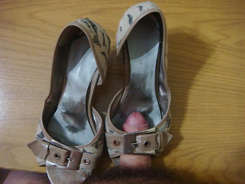 25P Peep toes