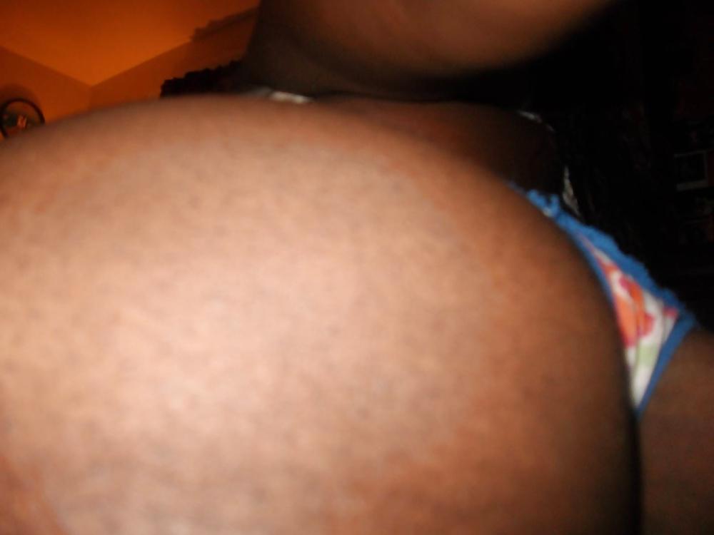 10P Big Black girl nude.