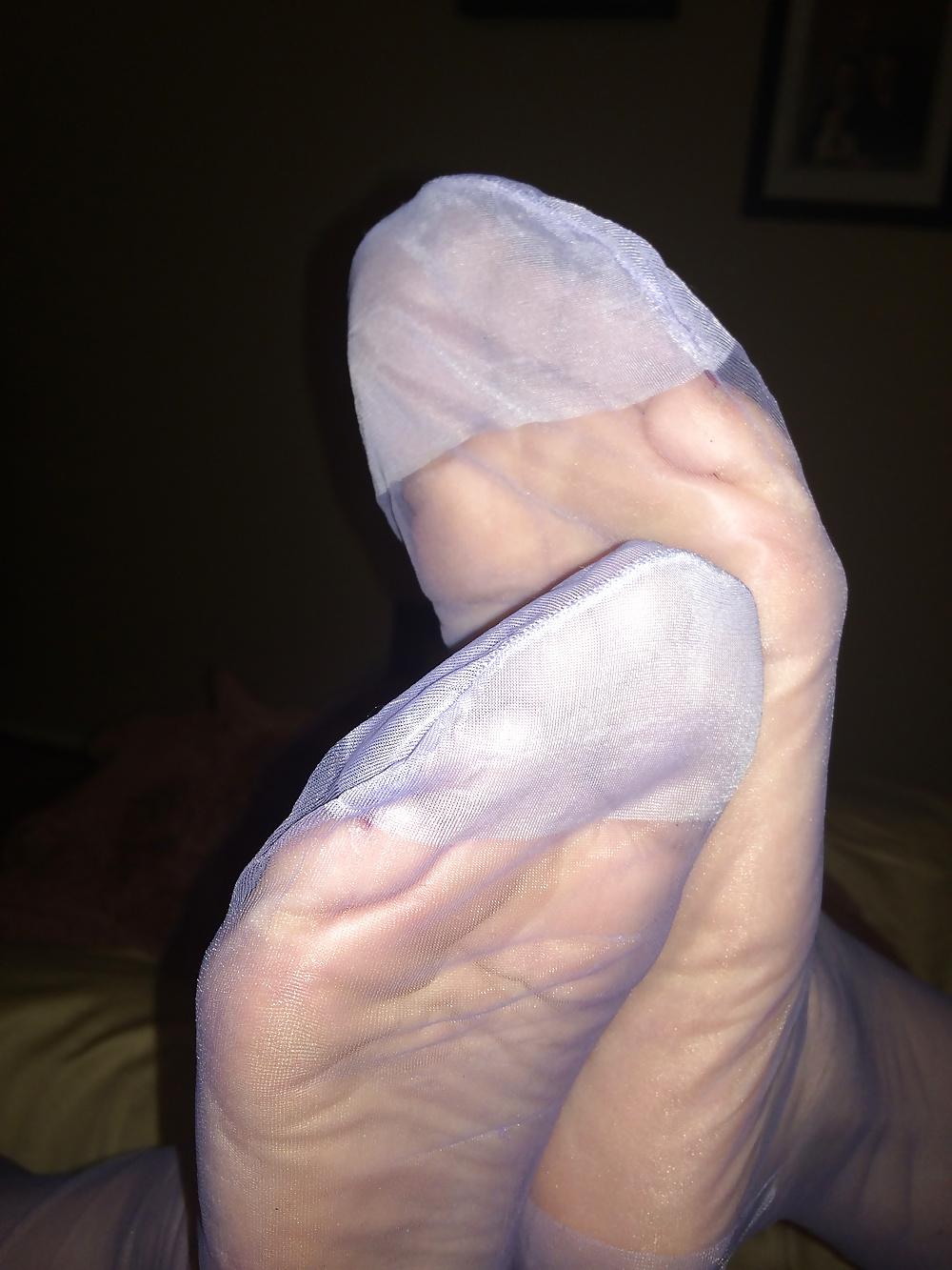 8P More wifes sexy nylon feet 