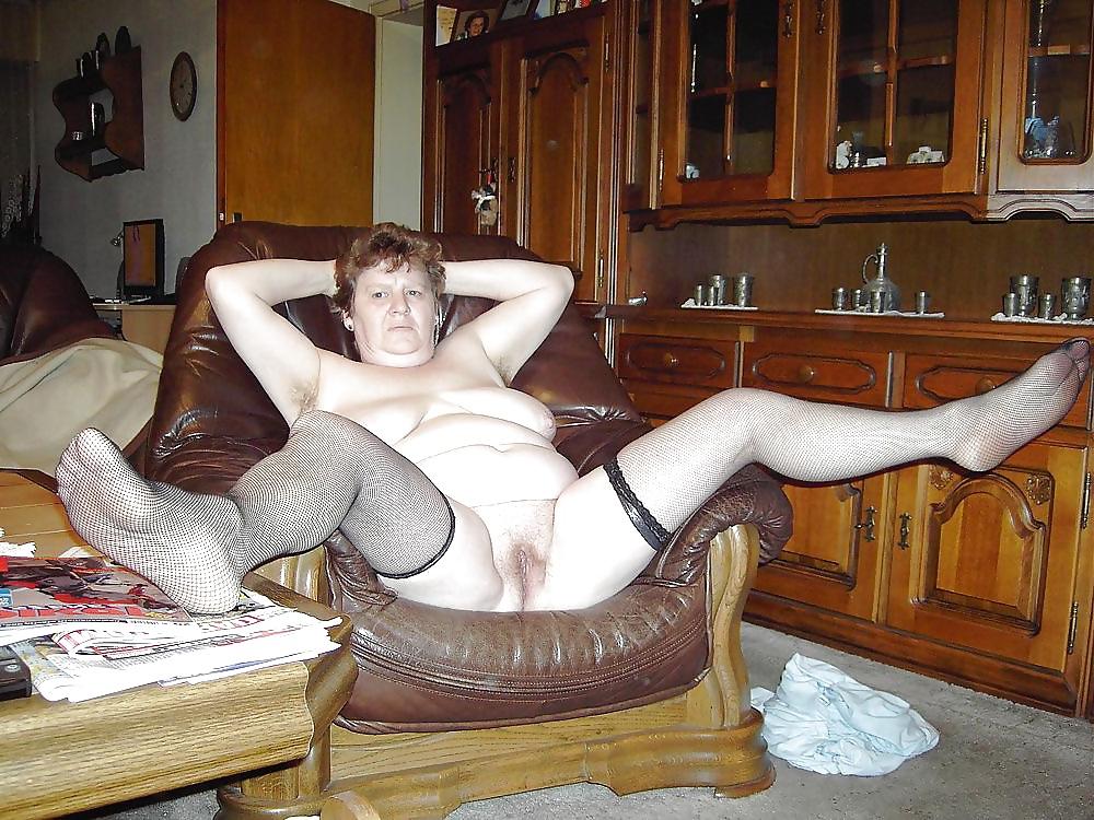 19P Hot mature nylon bbw showing off
