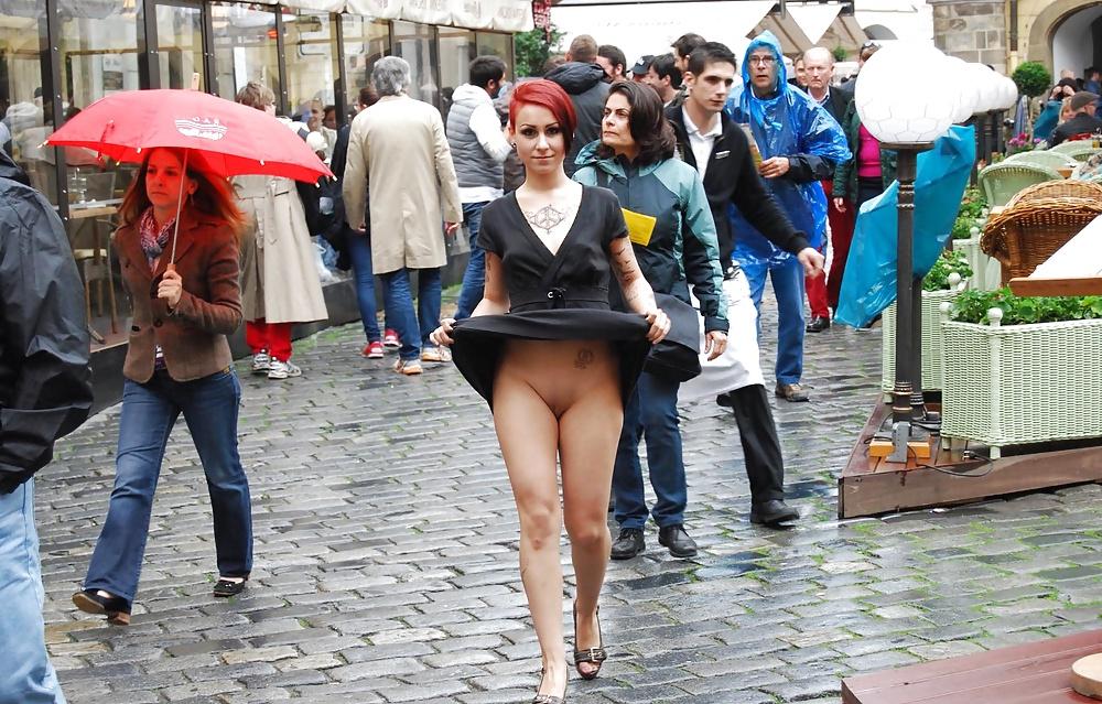 25P Lulu Public Nude in Prag