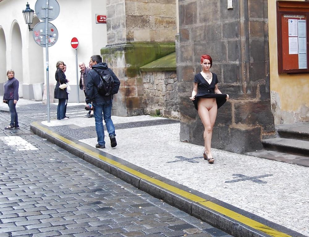 25P Lulu Public Nude in Prag