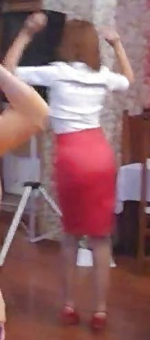 4P My bad girl is dancing
