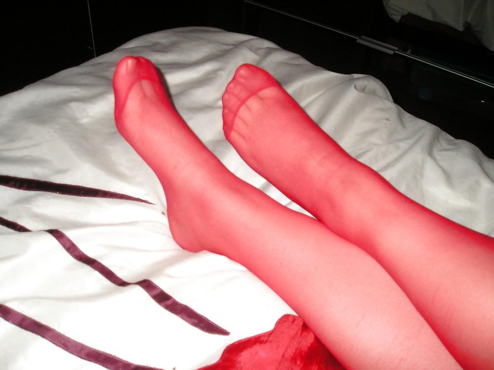 25P My girlfriend Tasha wearing red tights pantyhose heels