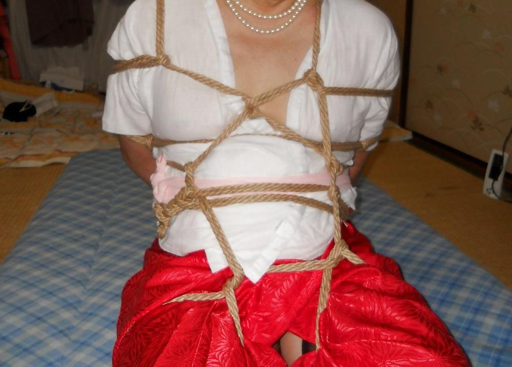 12P Fujiko was tied in japanese underwear on new year