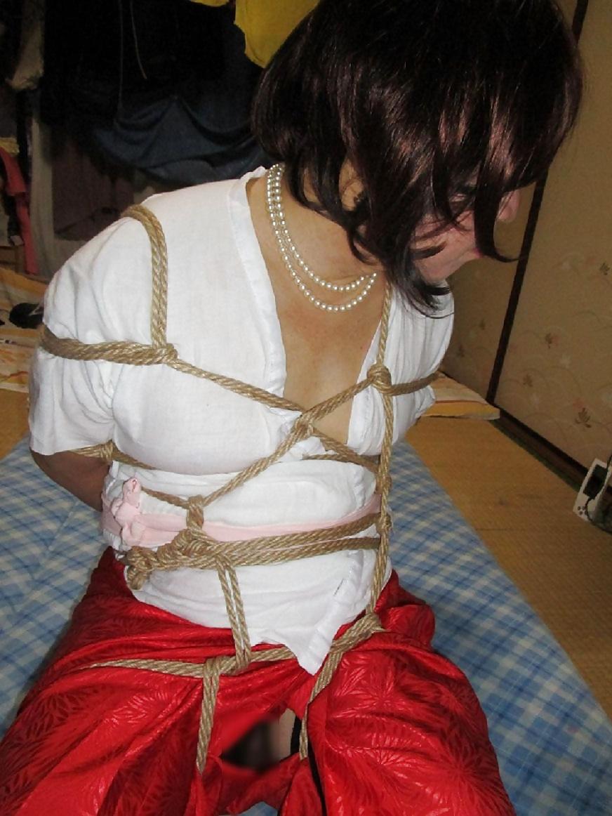 12P Fujiko was tied in japanese underwear on new year